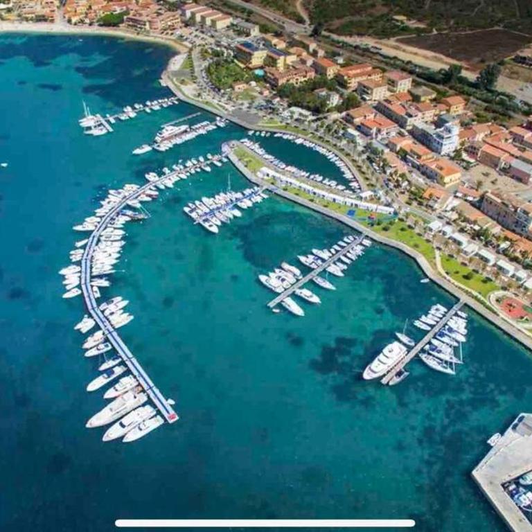 [ Appartamento a Golfo Aranci ] - Appartamento con 2 Camere da Letto - 22