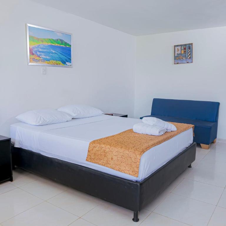 Hotel Sol Inn Santa Marta - Deluxe Double Room with Balcony - 7