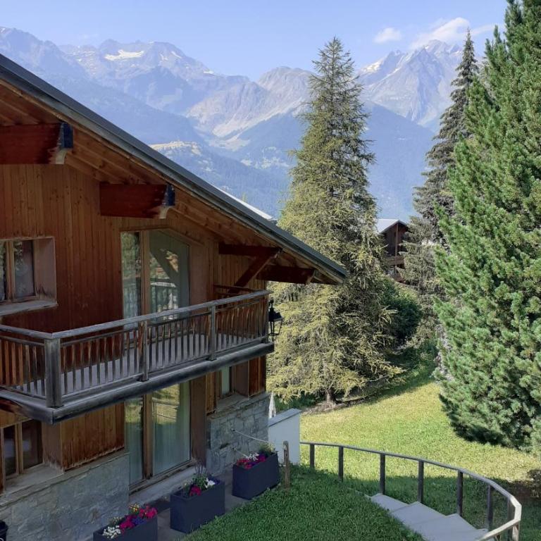 VALFREJUS - Appartement "L'Erable" Les Chalets de Florence 2 - Chaleureux et fonctionnel - plein centre à côté des télécabines - 4 à 7 pers - Appartement 2 Chambres - 37