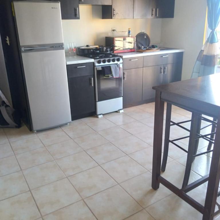 Departamentos velasco - Apartment with Balcony - 2