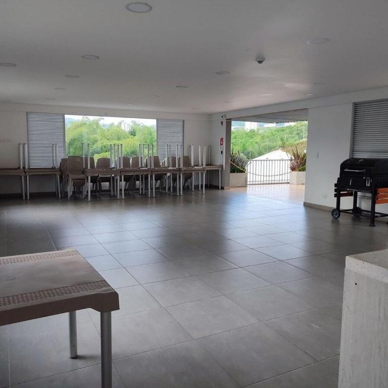 GURUS FR | Cómodo y Amplio apartamento con piscina en D/das - Apartamento - 44