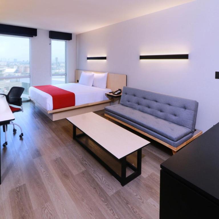 City Express by Marriott Monterrey Universidad - Superior King Room with Sofa Bed - 1