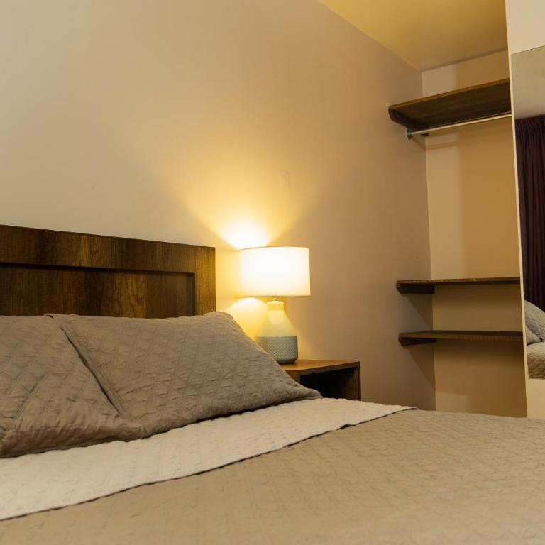 Montreal Hostal - Standard Queen Room - 7