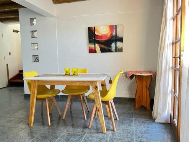 Casa del Pinar - Alojamiento Diario Semanal o Mensual - La Mejor Ubicación - Garage Cerr - Casa de 2 dormitorios - 3