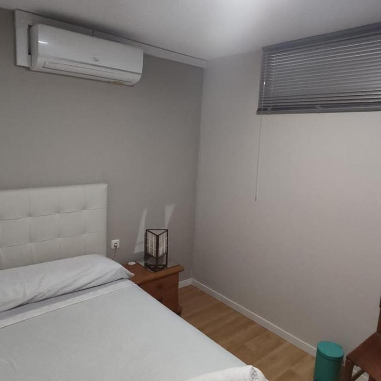 HABITACIONES CACHEMIRES en ALMERIA - Habitación Estándar - 1 cama grande - 6