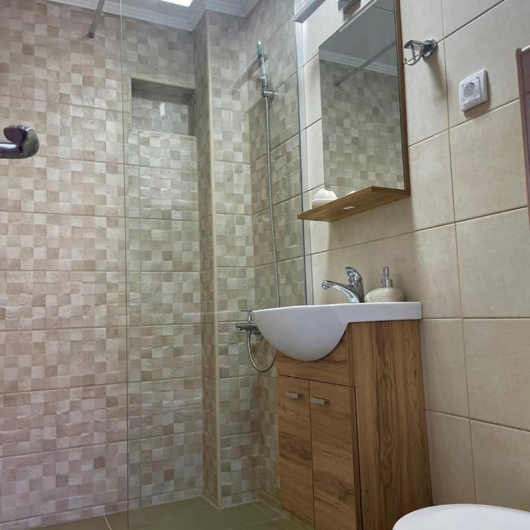 Modern in center - One-Bedroom Apartment - 4