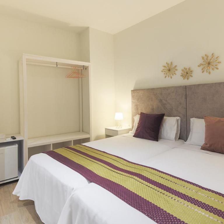 Dorinda Rooms - Superior Triple Room - 7