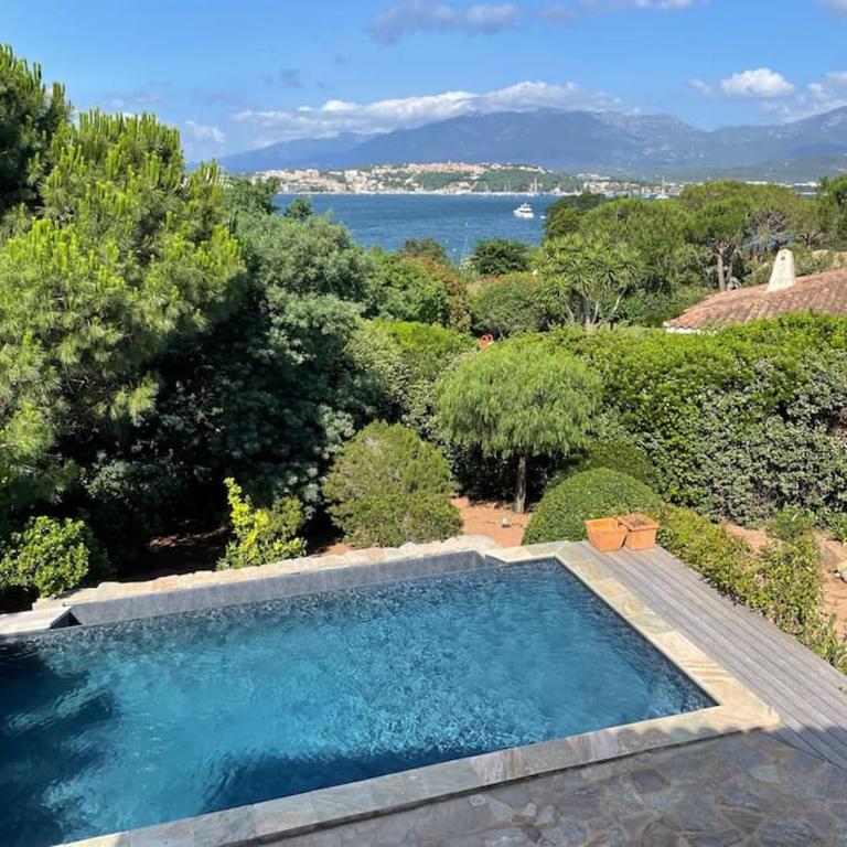 Villa Bianca - Vue imprenable Mer & Porto-Vecchio, Piscine chauffée à débordement, Accès privé plage - Villa - 1