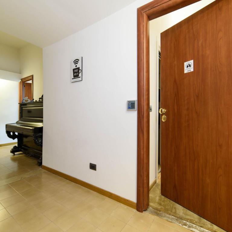 Inside Chiaia Rooms - Camera Familiare Deluxe - 5