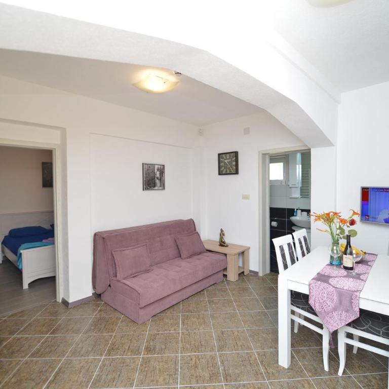 Mystras Apartments - One-Bedroom Apartment - 12