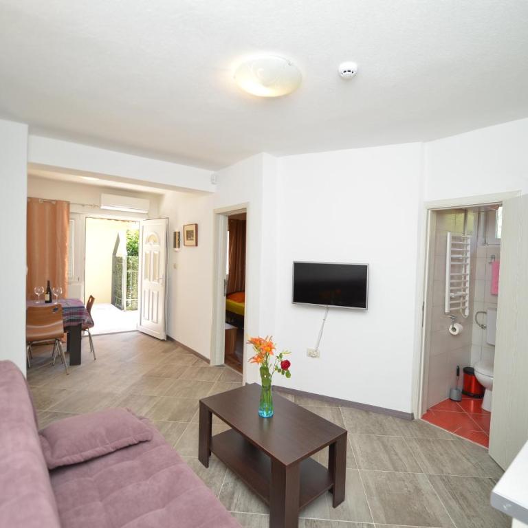Mystras Apartments - One-Bedroom Apartment - 11