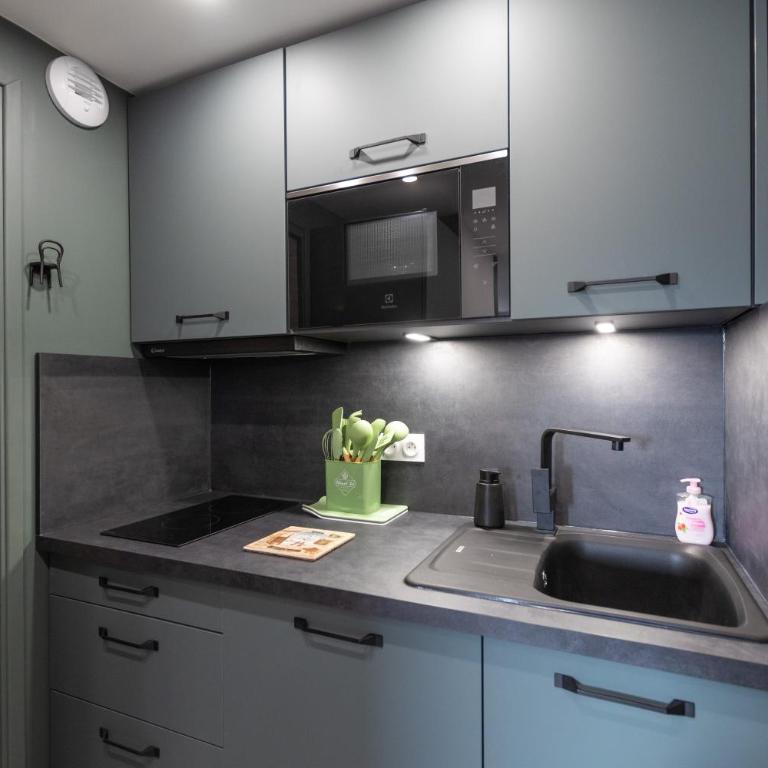 Arthurine - Studio pour 4 aux Angles - Studio - 3