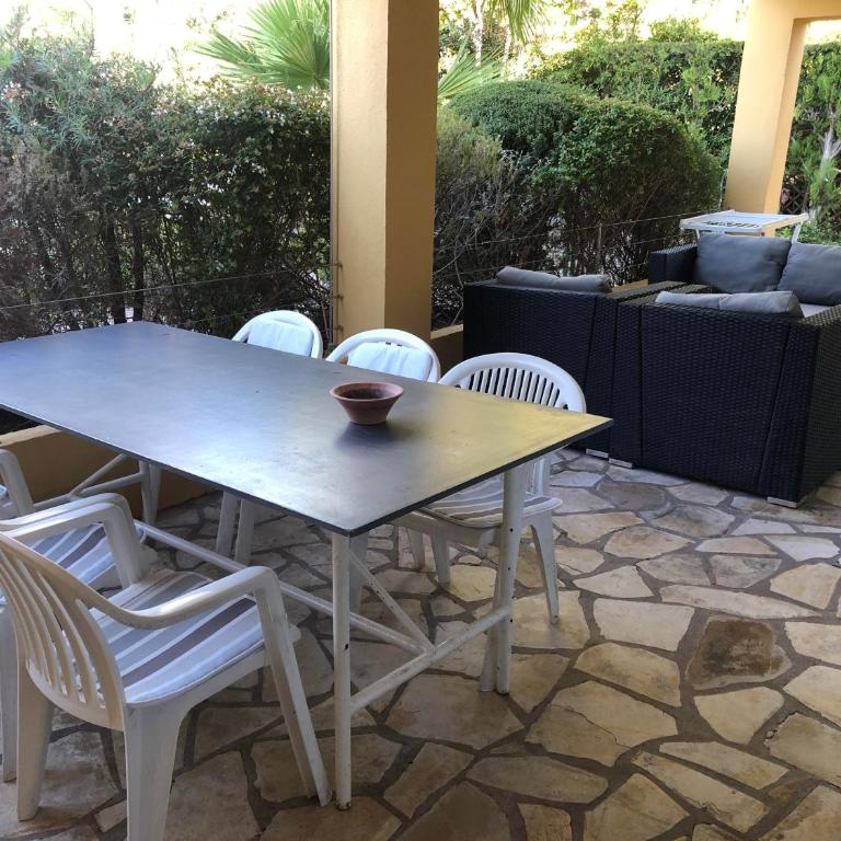 Villa Gecko - Apartment with Pool View - 10