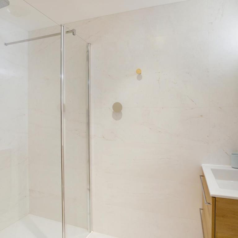 L'Air - Elégant 2 chambres avec loggia dans résidence de haut standing - Appartement 2 Chambres - 13