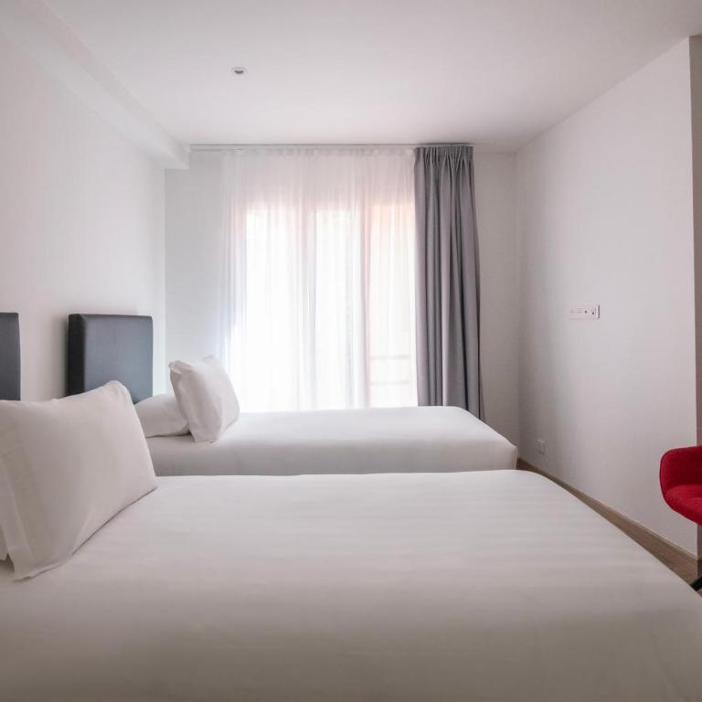 Appartements French Riviera Confidential Centre Ville Juan les Pins proche des plages - Large Studio with Terrace - Staircase Access - 6