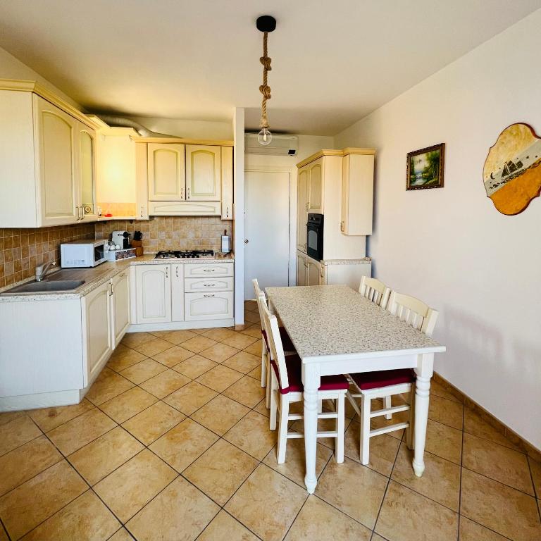 Casa Anselmo - One-Bedroom Apartment - 10