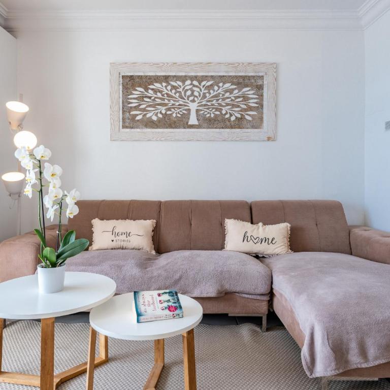 Dona Lola Micaela Beach front duplex 2 bedroom apartment - open sea and beach views surrounded by bars and restaurants - Costa del Sol - CS199 - Apartamento de 2 dormitorios - 31