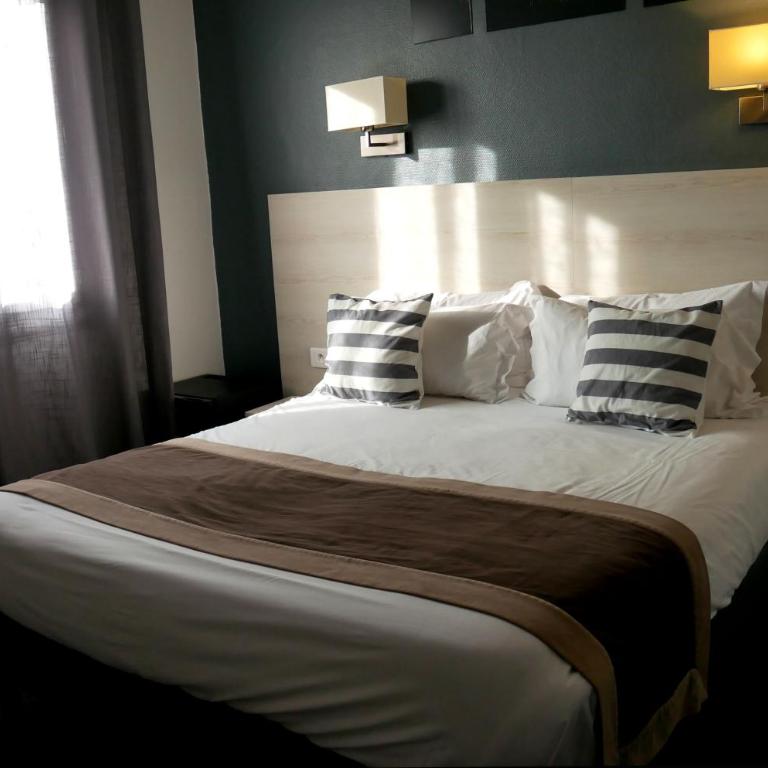 Le Regina Hôtel et restaurant Canet-plage - Chambre Double Confort avec Vue sur la Montagne - 3