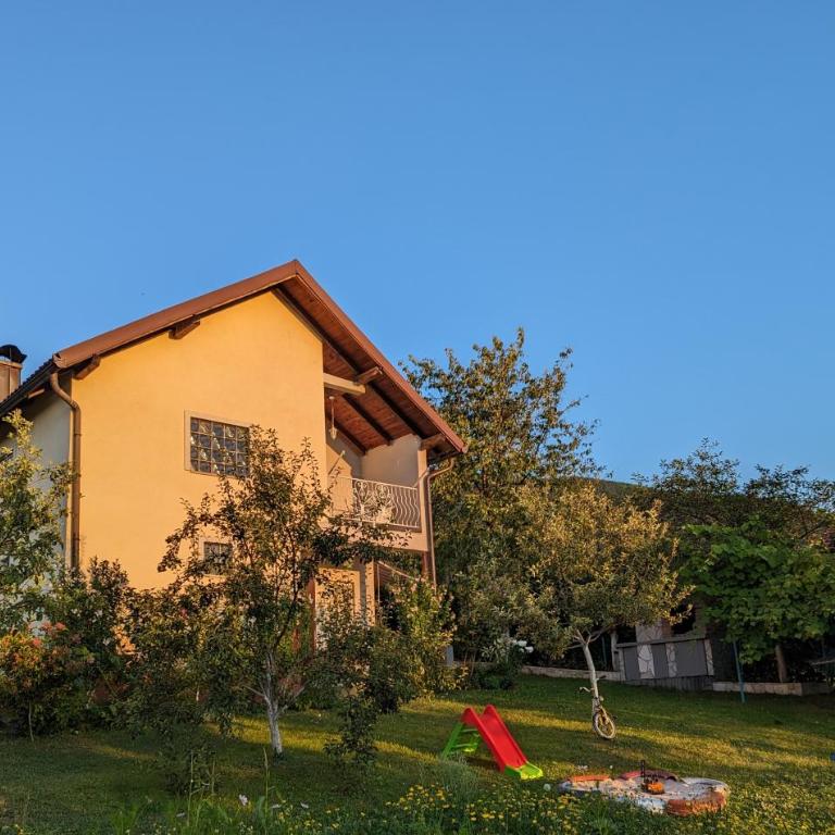 Holiday Home DMD Sarajevo - Kuća sa 3 Spavaće Sobe - 1