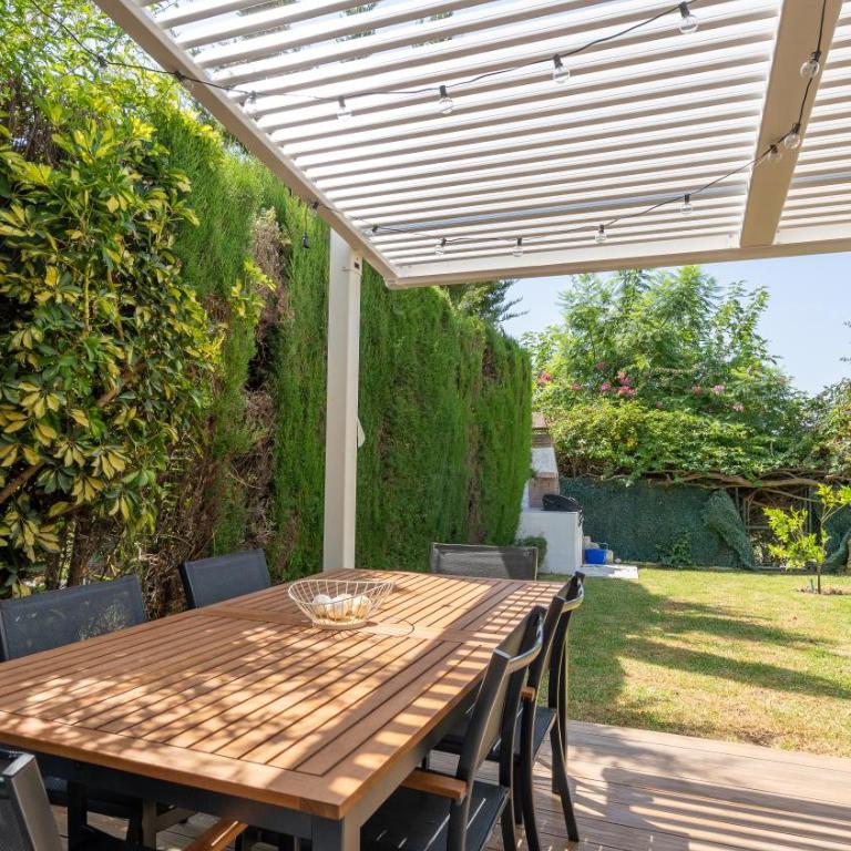Marbella golden mile townhouse with garden, bbq and walking distance to beach and old town - Casa de 5 dormitorios - 5