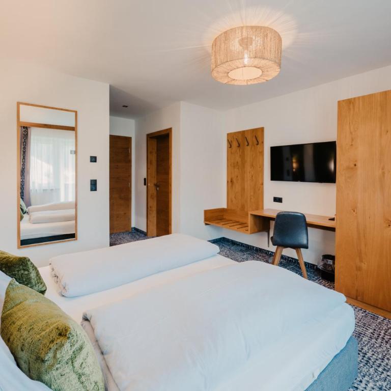 Hotel Schützenhof - Doppelzimmer mit Balkon - 2