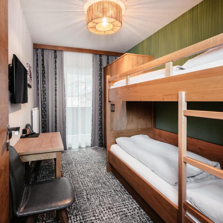 Hotel Schützenhof - Familienzimmer mit Balkon (2 Erwachsene + 2 Kinder) - 2