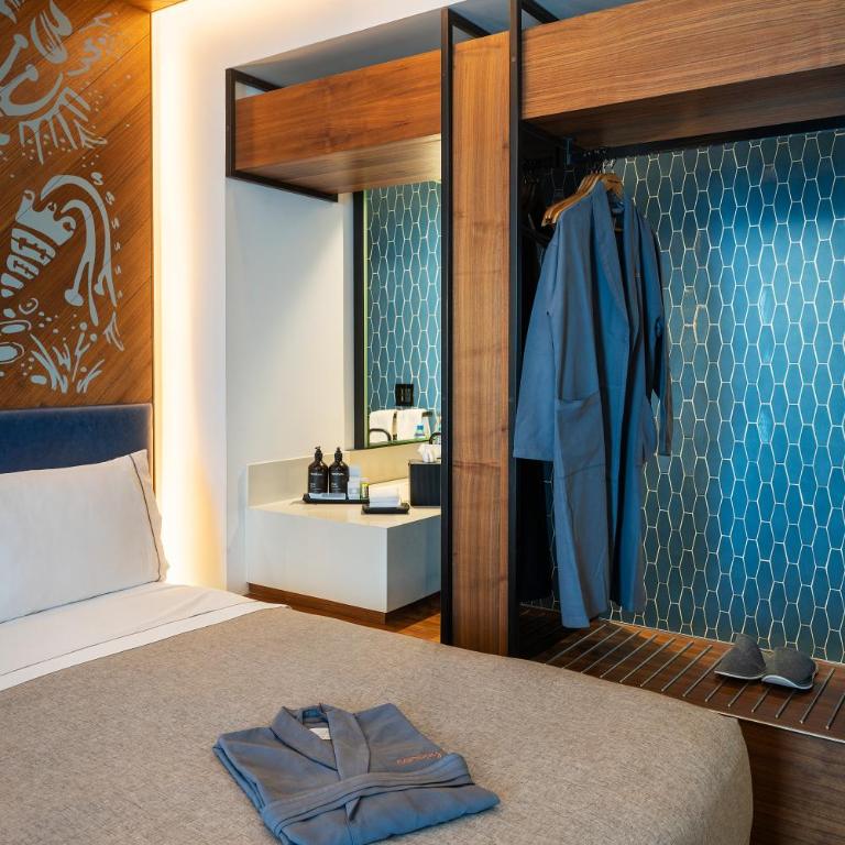 Canopy By Hilton Cancun La Isla - Premium Queen Room with Two Queen Beds and Sunset View - 2