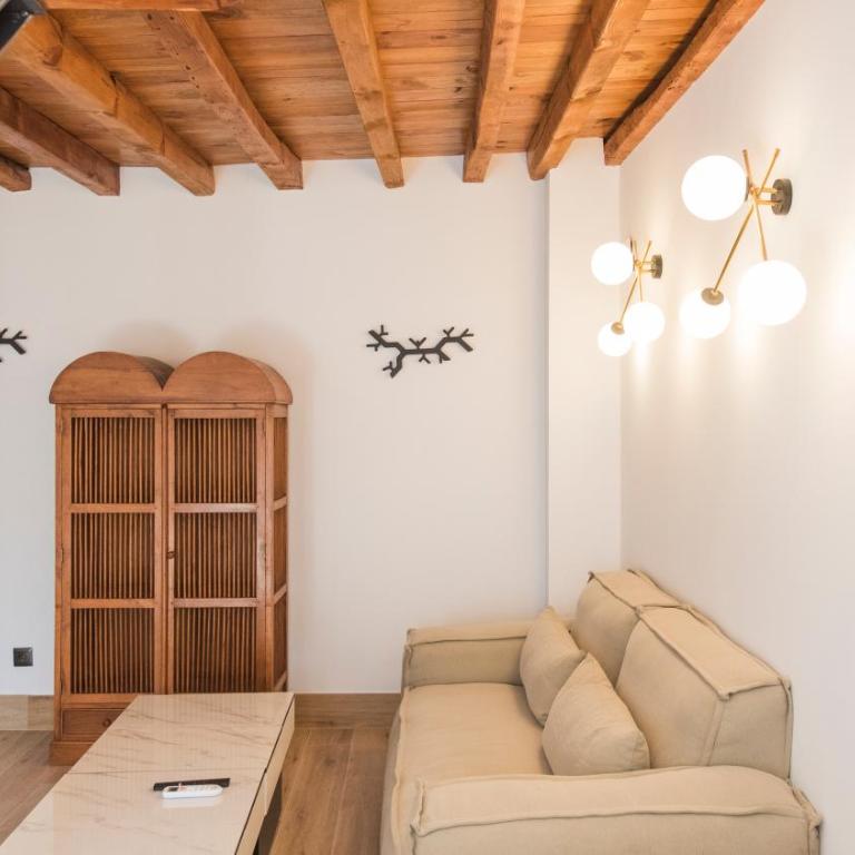 Apartamentos Boutique Pinocho by Toledo AP - Suite con terraza - 26