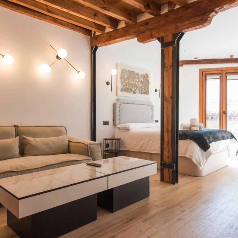 Apartamentos Boutique Pinocho by Toledo AP - Suite con terraza - 28