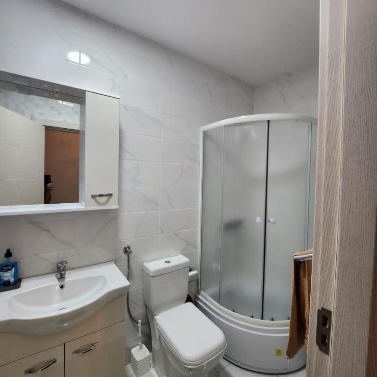 Apartment minutes away from the beach - Two-Bedroom Apartment - 5