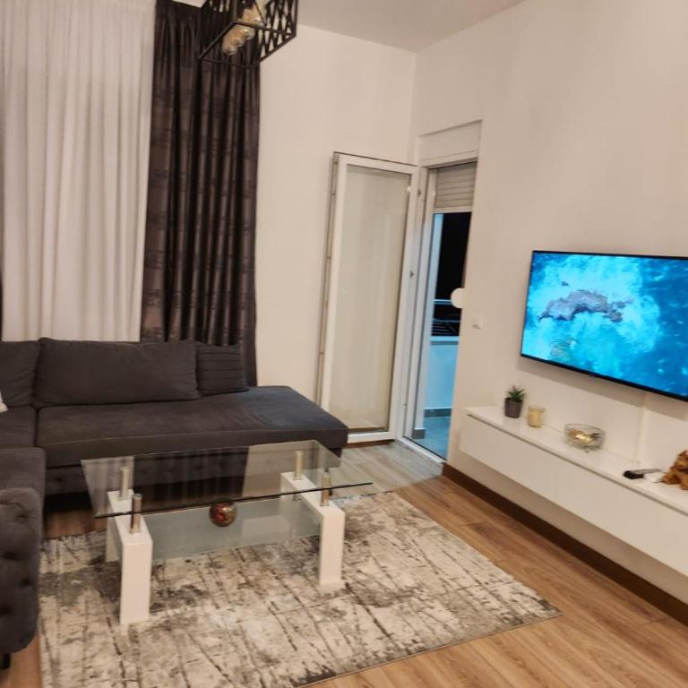 Apartment minutes away from the beach - Two-Bedroom Apartment - 10