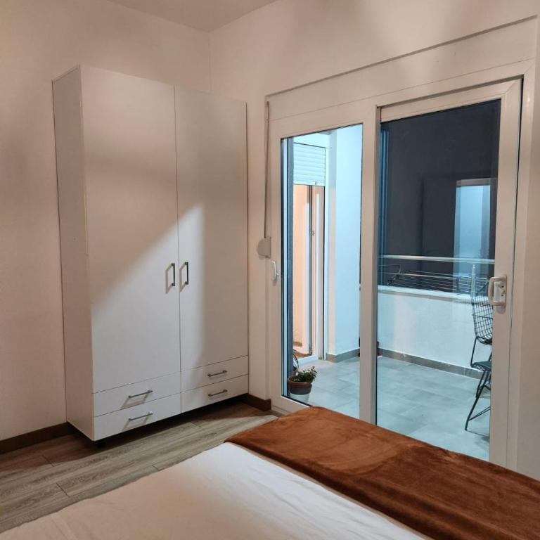 Apartment minutes away from the beach - Two-Bedroom Apartment - 24