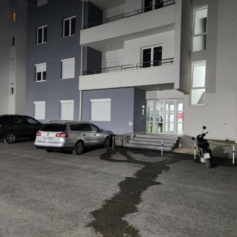 Apartment minutes away from the beach - Two-Bedroom Apartment - 25