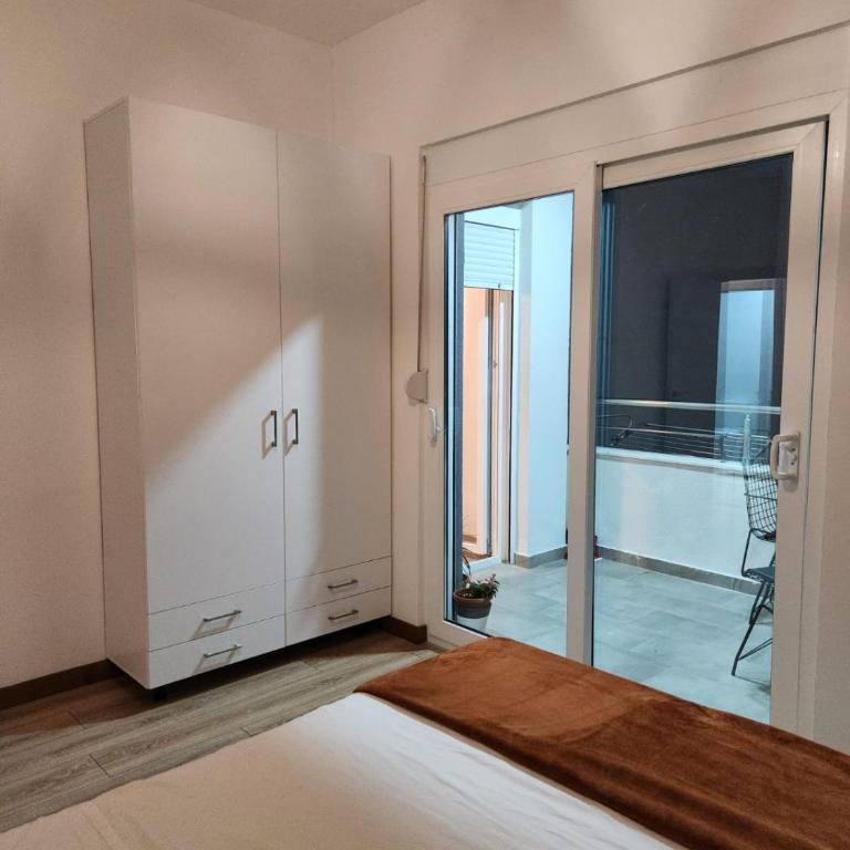 Apartment minutes away from the beach - Two-Bedroom Apartment - 32