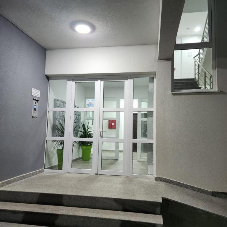 Apartment minutes away from the beach - Two-Bedroom Apartment - 33