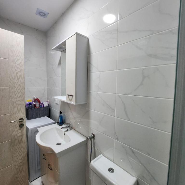 Apartment minutes away from the beach - Two-Bedroom Apartment - 37