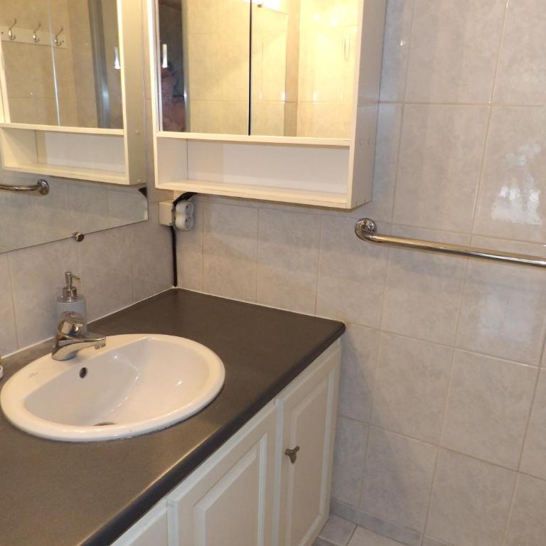 Les logis de Magali Les Acacias, maison, clim, parking - Casa con 2 Camere da Letto - 9