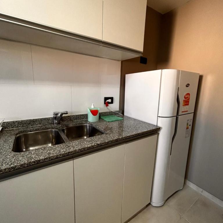 DEPTO EN AV ROCA PARA HASTA 4 PERSONAS - Edificio MIRÓ2 - Apartamento de 1 dormitorio - 4