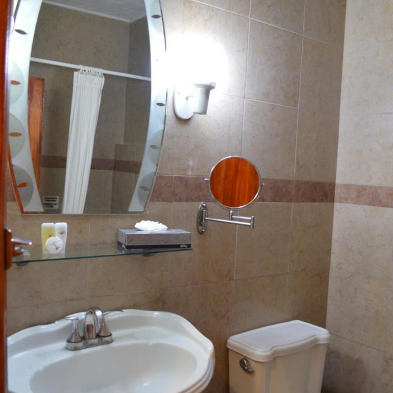 Best Western Majestic - King Room - 7