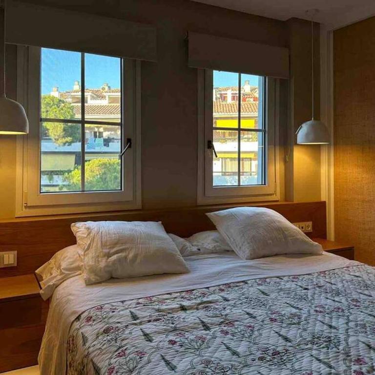 Modern 2 bedroom in Marbella Real - Two-Bedroom Apartment - 13