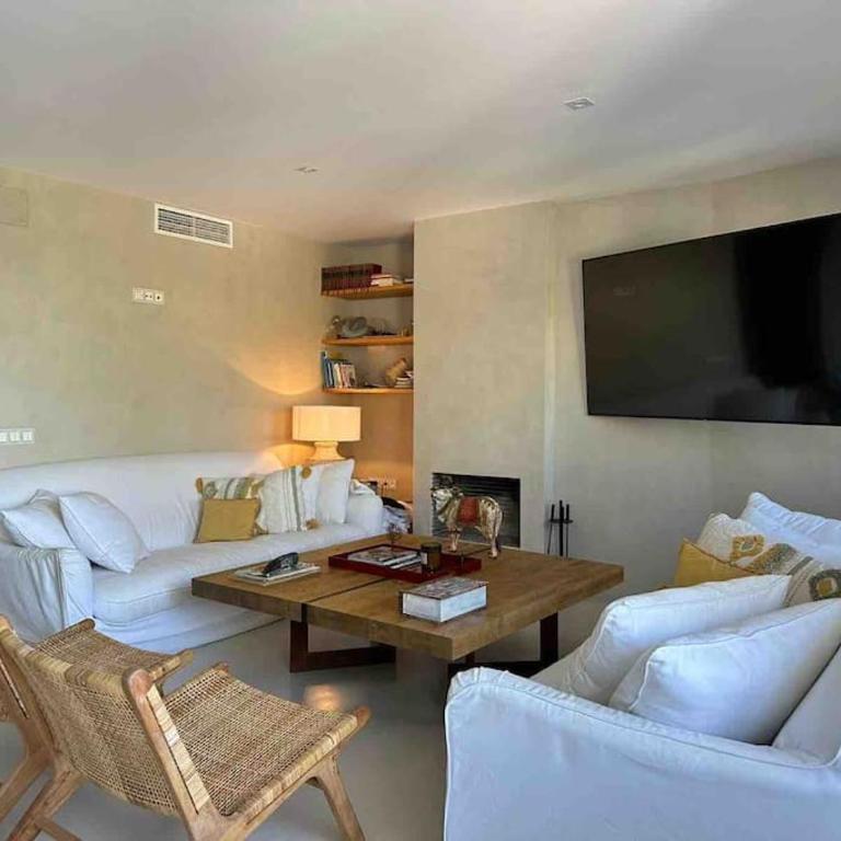Modern 2 bedroom in Marbella Real - Two-Bedroom Apartment - 5
