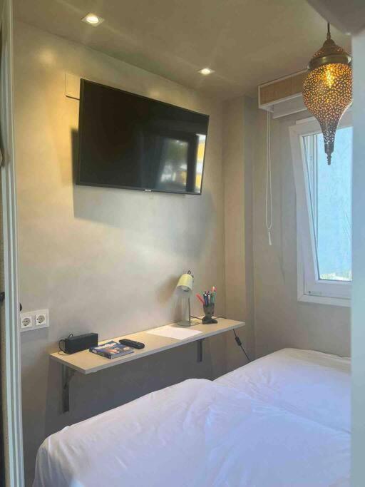 Modern 2 bedroom in Marbella Real - Two-Bedroom Apartment - 19