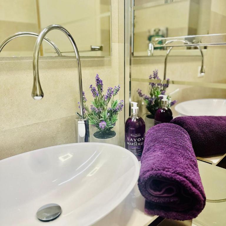 Luxury & Privacy - Pool, Parking, AC - Appartement 3 Chambres - 19