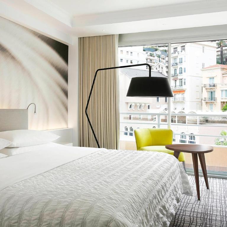 Le Méridien Beach Plaza - Classic Zimmer mit Kingsize-Bett und Stadtblick - 1