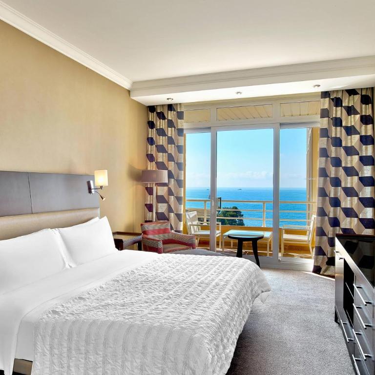 Le Méridien Beach Plaza - Premium Zimmer mit Kingsize-Bett, Balkon und teilweisem Meerblick - 2
