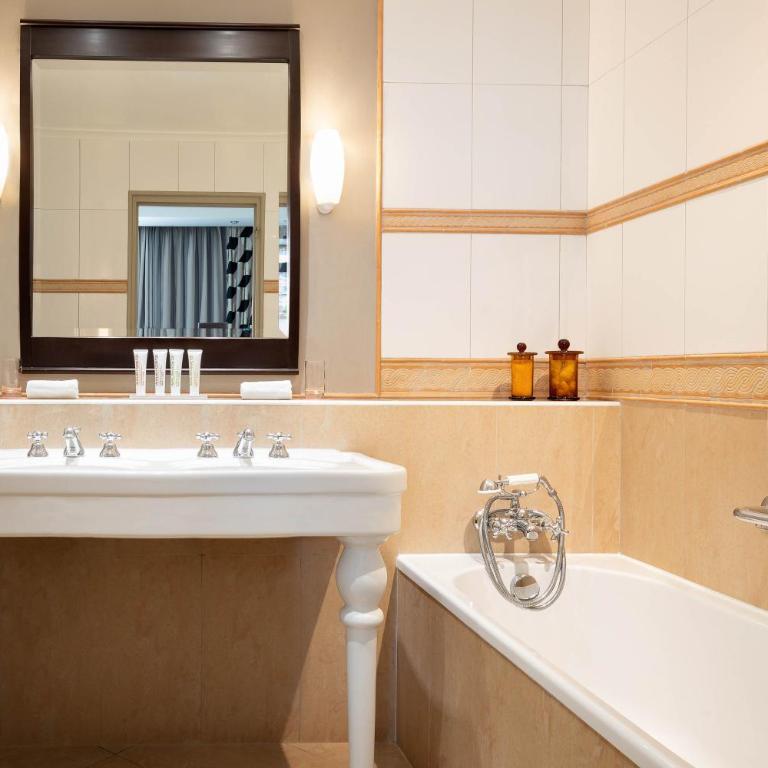 Le Méridien Beach Plaza - Superior Zimmer mit Kingsize-Bett und Stadtblick – obere Etage - 5