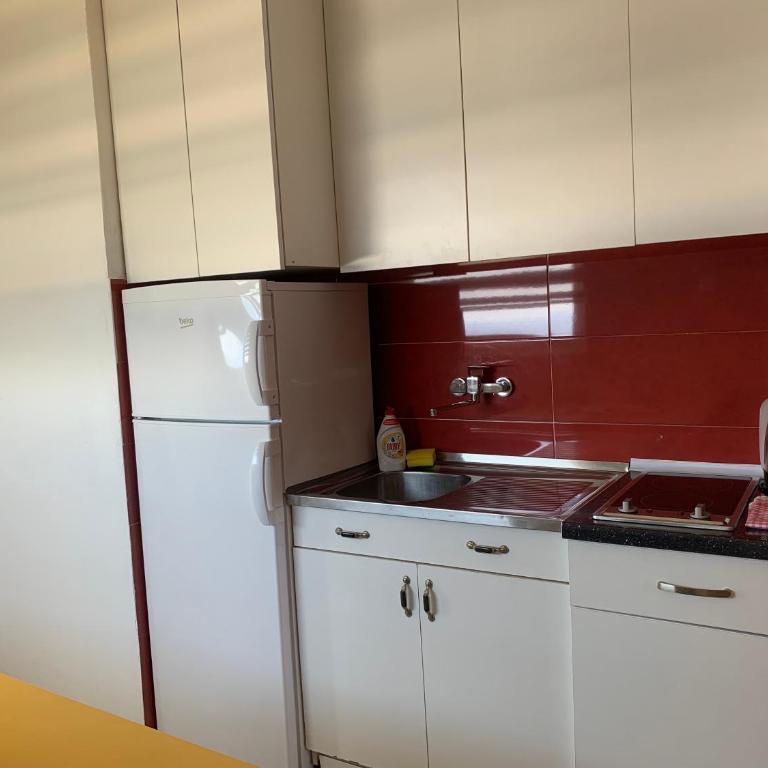 Apartments Knežević - Studio sa Balkonom i Pogledom na More - 13