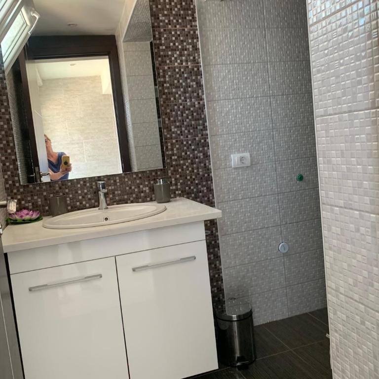 Apartments Knežević - Studio sa Balkonom i Pogledom na More - 14
