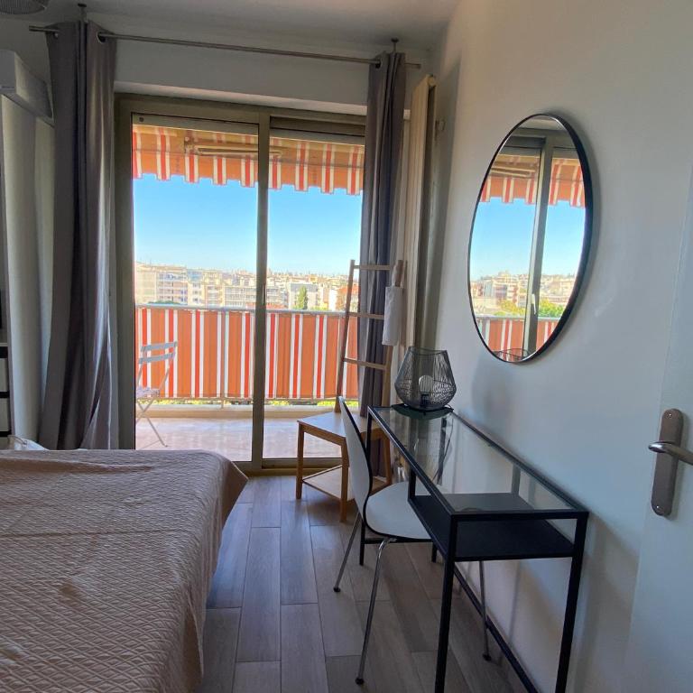Appartement Juan-Les-Pins, 4 pieces, 80m2, Residence Luxe Piscine Tennis - Appartement 3 Chambres - 37