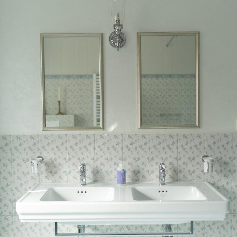 Nomad Rooms - Deluxe Double Room - 3